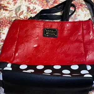 loungefly Minnie Mouse crossbody with handles